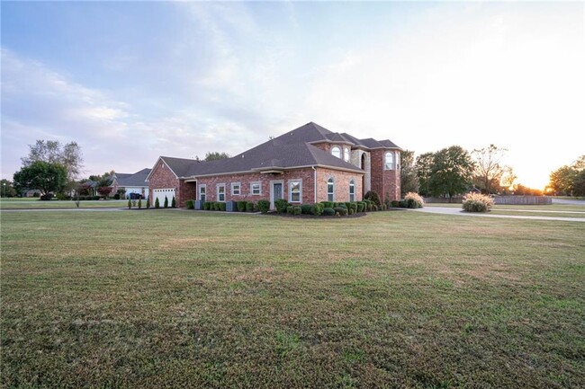 Building Photo - 6500 Riley Park Dr