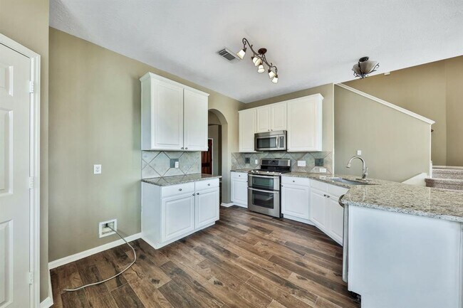 Building Photo - 5831 Sawyer Bend Ln