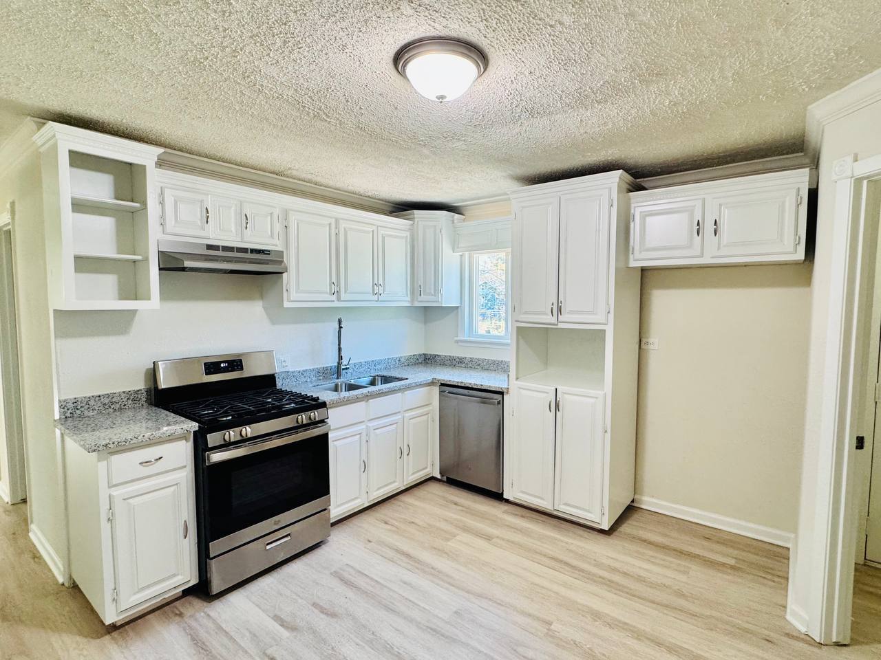 Building Photo - 1602 Klauke St