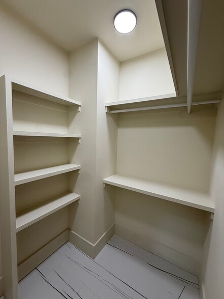 Building Photo - 1727 Nassau St