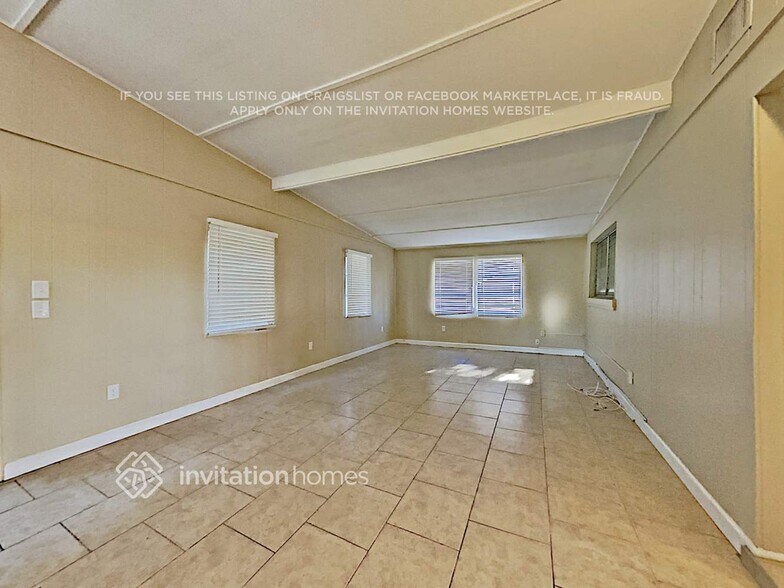 Building Photo - 3652 Prado Dr