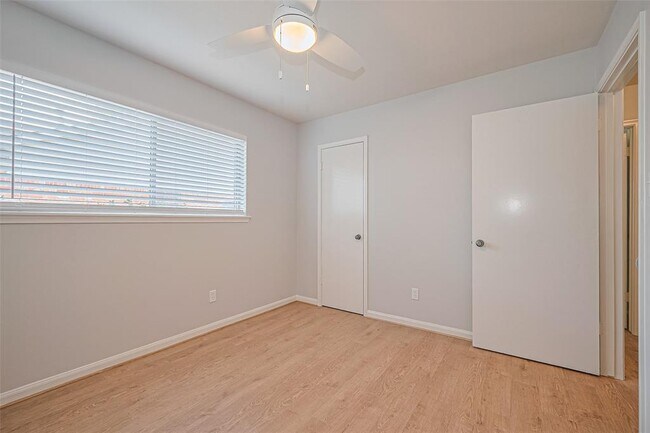 Building Photo - 2530 Bandelier Dr