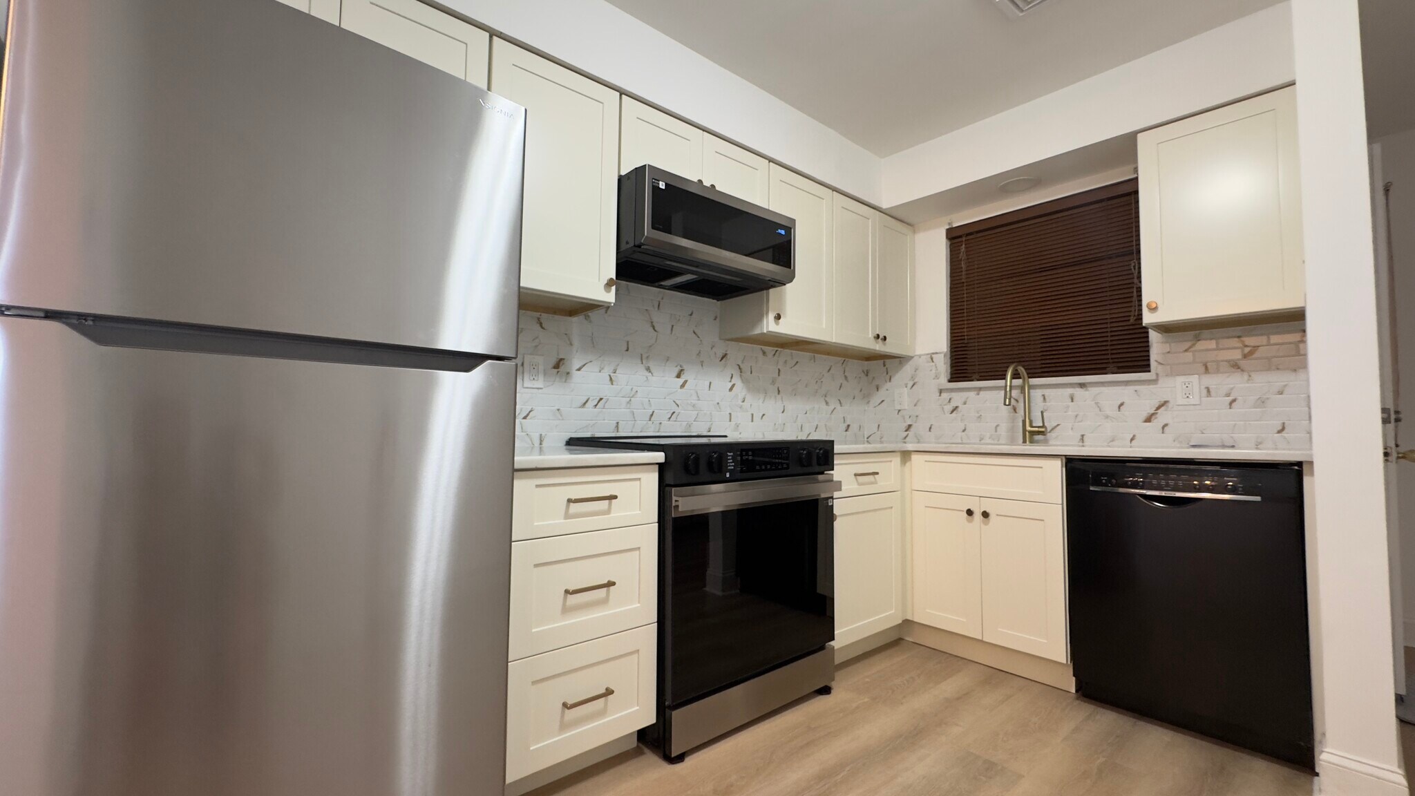 Updates kitchen - 5 Evergreen Dr