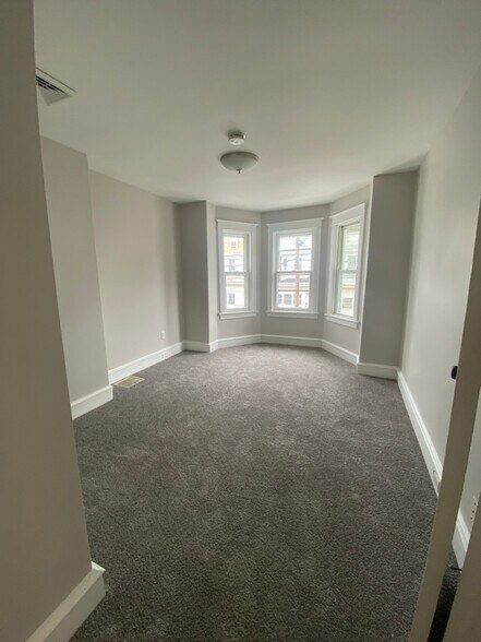 Building Photo - 110 W 29th St