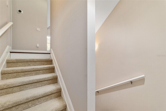 Building Photo - 1706 SW 27th St