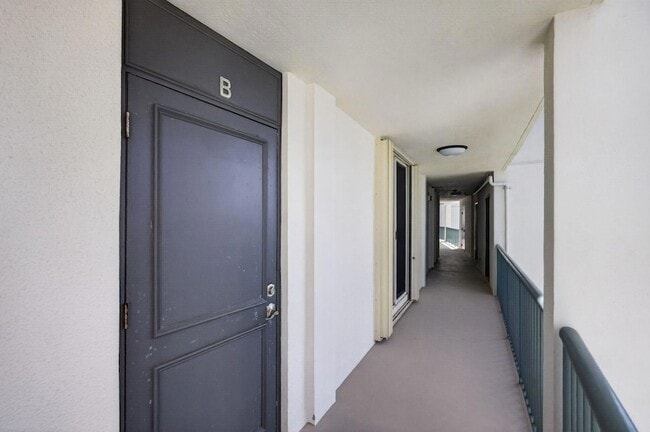 Building Photo - 5400 N Ocean Dr