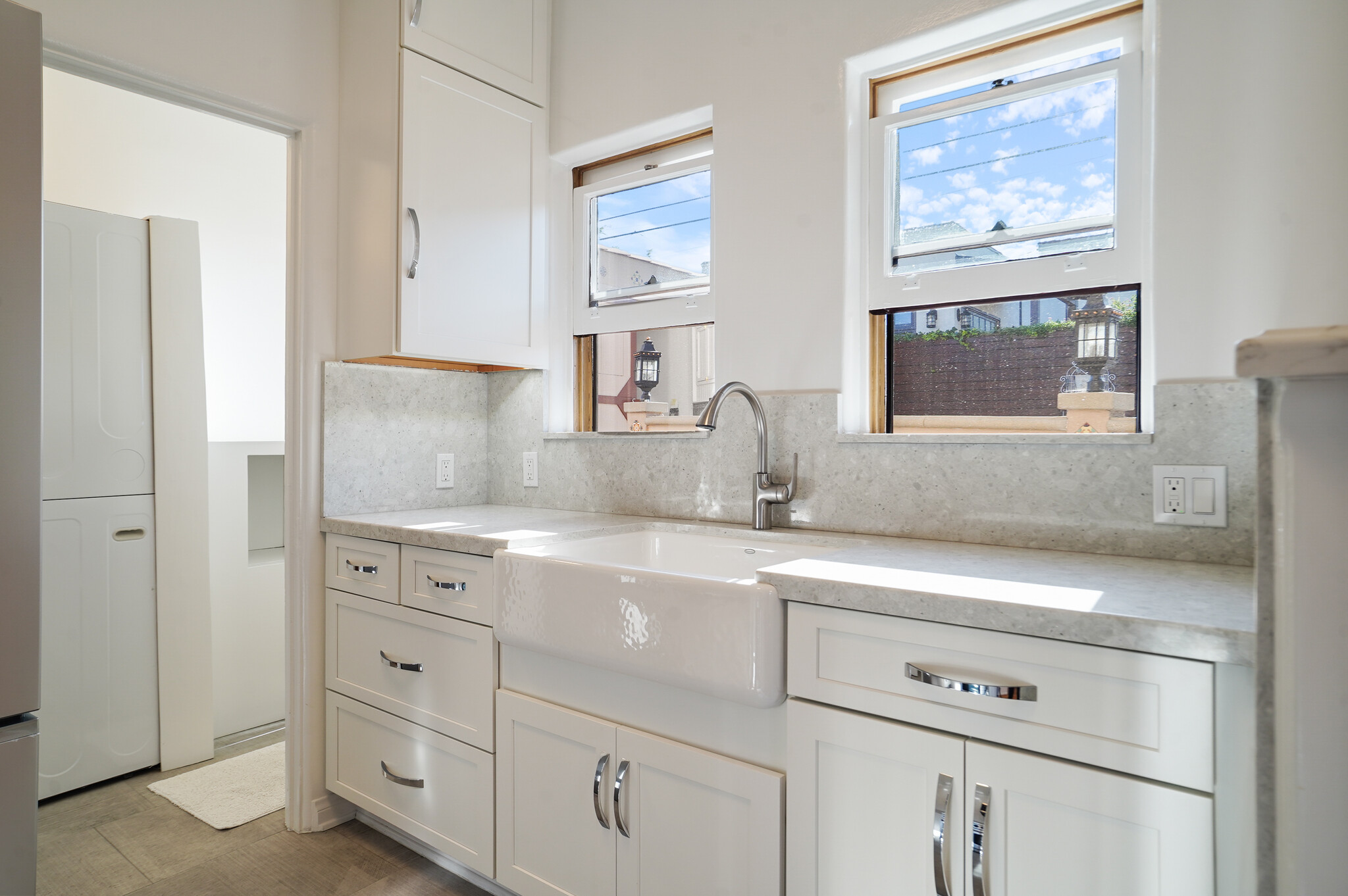 Kitchen - 1557 S Genesee Ave