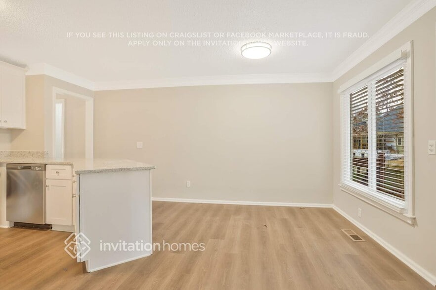 Building Photo - 307 Clubhouse Ct NW