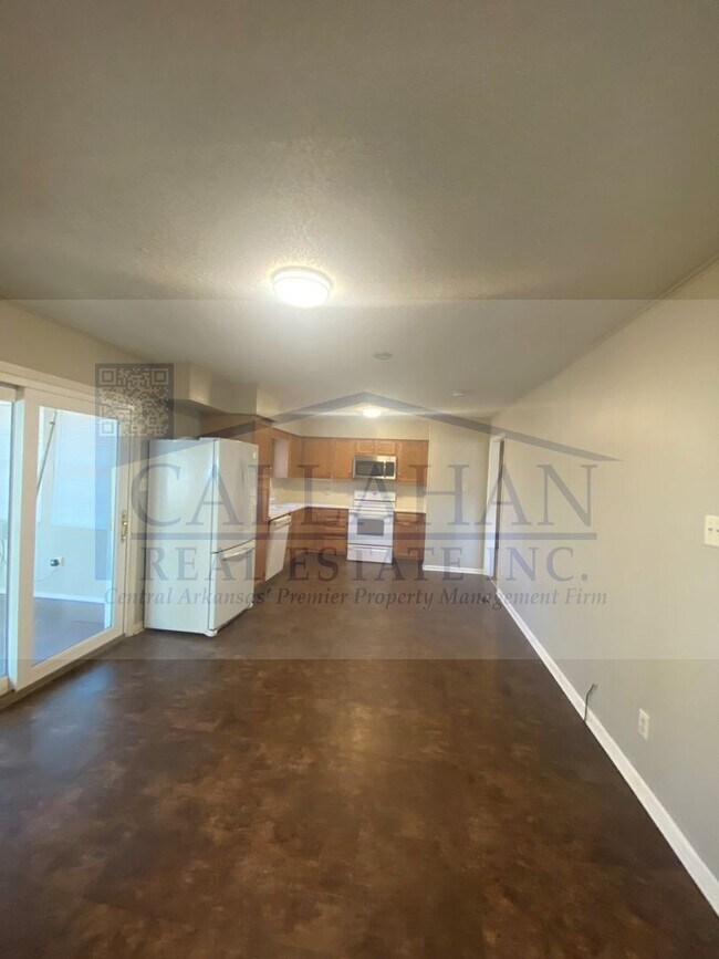 Building Photo - 303 S Longfield Ave