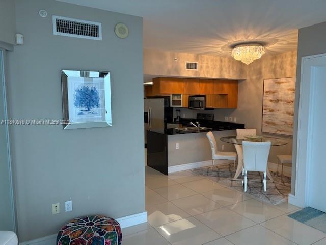 Building Photo - 1750 N Bayshore Dr