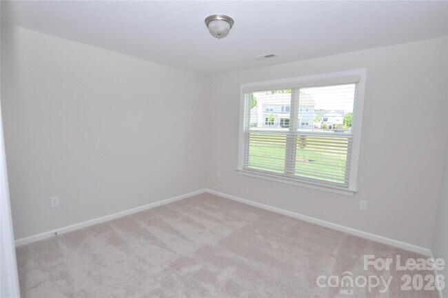 Building Photo - 1133 Overlake Dr