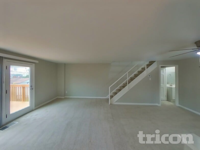 Building Photo - 137 Crum Creek Dr