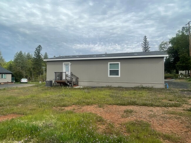 Building Photo - 3bed 2bath + bonus room, natural landscaping, Split Floor Plan Lower Magalia Paradise Pines