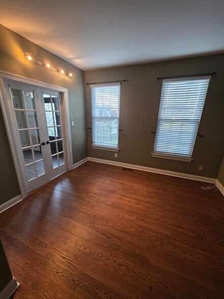 Building Photo - 12 Jared Ct