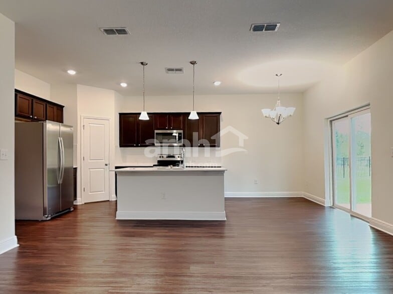 Building Photo - 20200 Calla Lily Dr