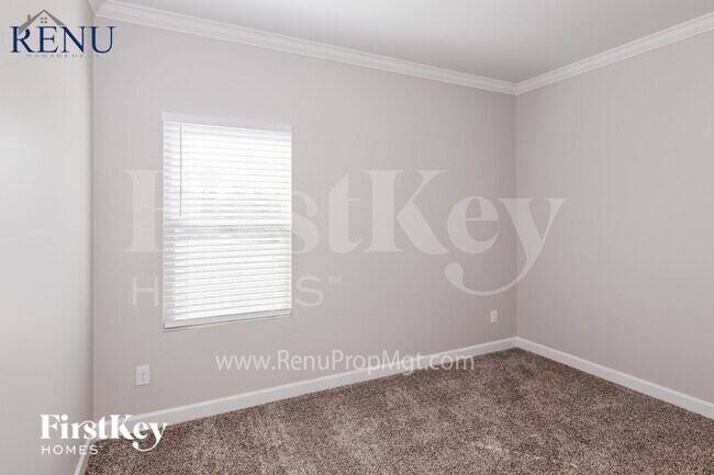 Building Photo - 3207 Elmwood Dr