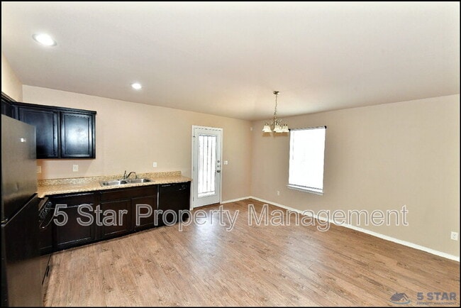 Building Photo - 916 Villa Seca Dr