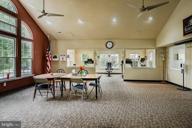 Building Photo - 645 Muhlenberg Dr