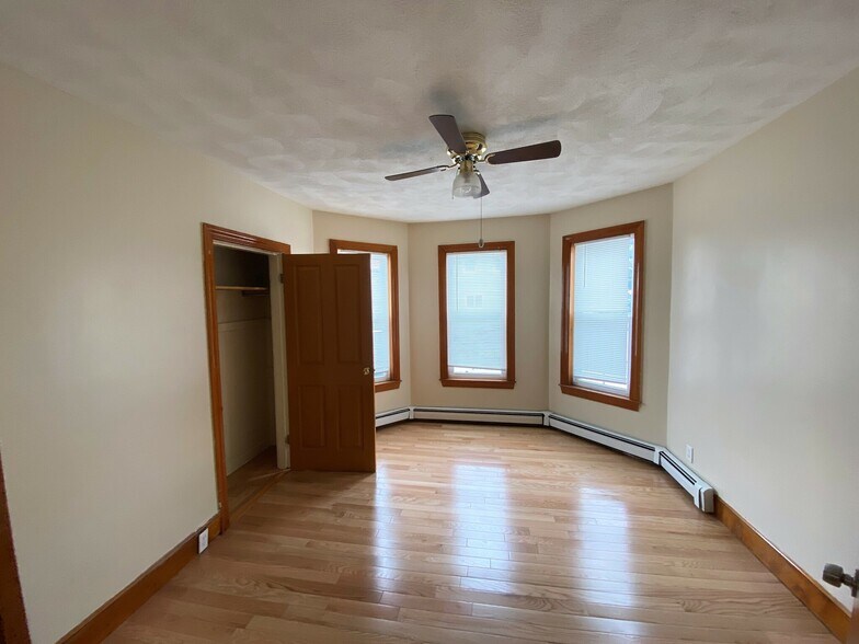 Building Photo - 57 Aldie St