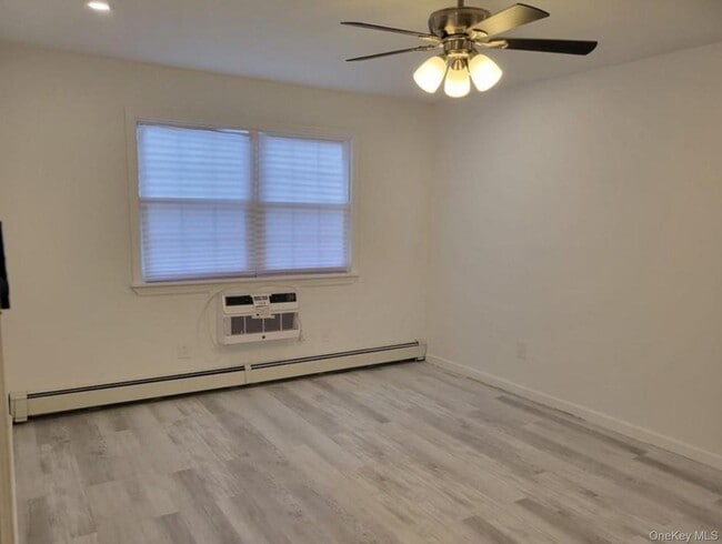 Building Photo - 100 Hillside Dr