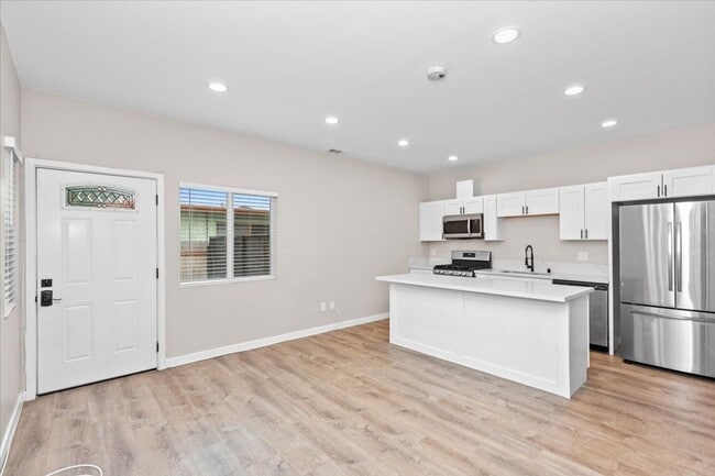 Building Photo - Brand new!