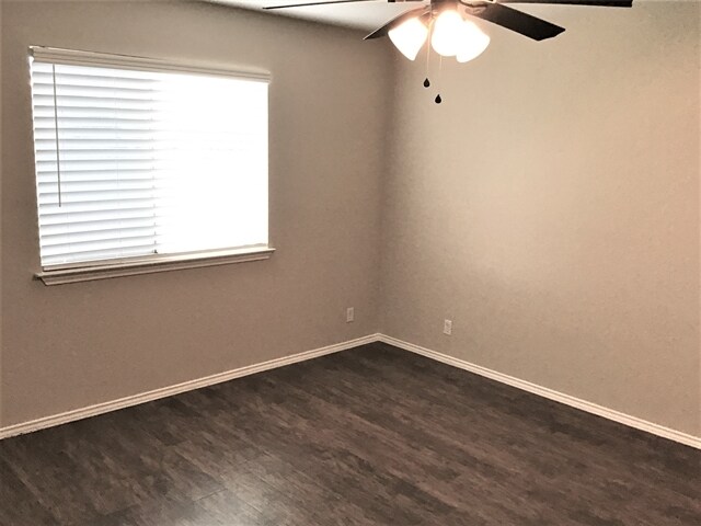 Building Photo - 105 Paige Bend