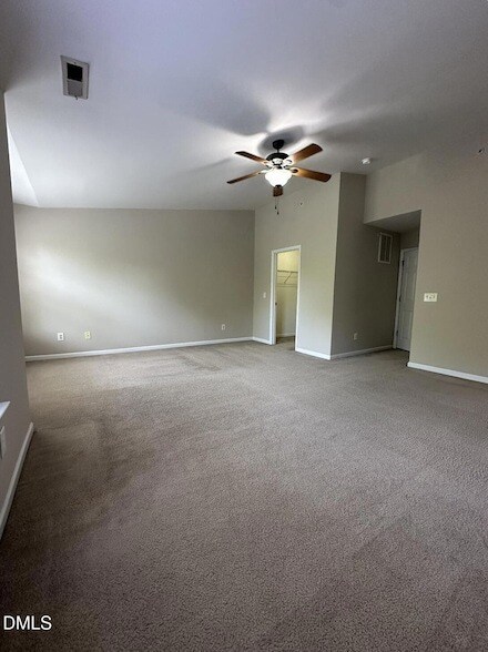 Building Photo - 2210 Valley Edge Dr