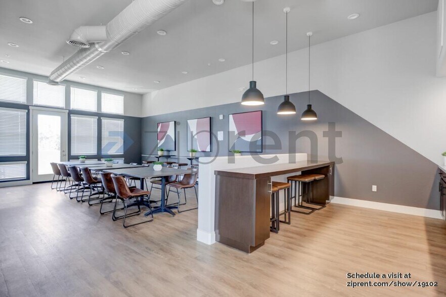 Building Photo - 2700 Wildflower Sta Pl