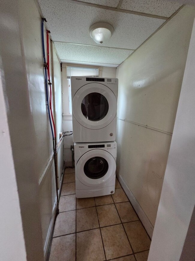 Building Photo - Italian Estates Property Management