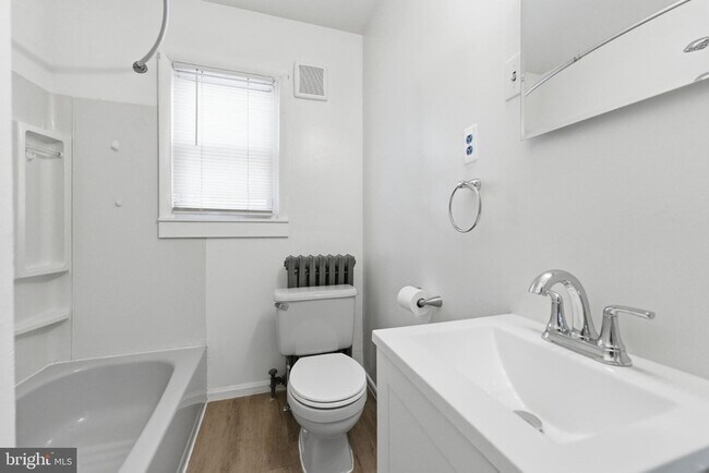 Building Photo - 140 Maddock Ave