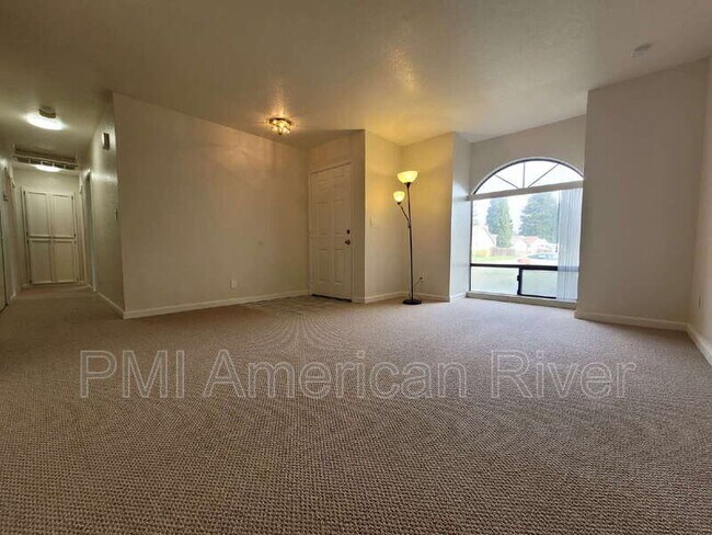 Building Photo - 7474 Griggs Way