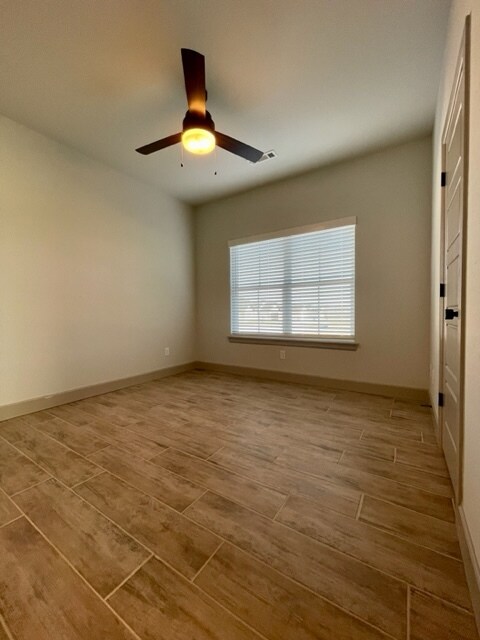 Building Photo - 912 Cook St