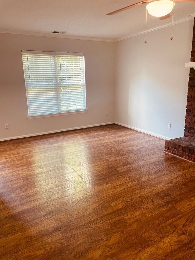 Building Photo - Coming Soon! Lovely 3 Bedroom Spacious 2 S...
