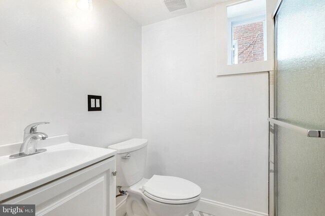 Building Photo - 5309 Chesapeake Rd