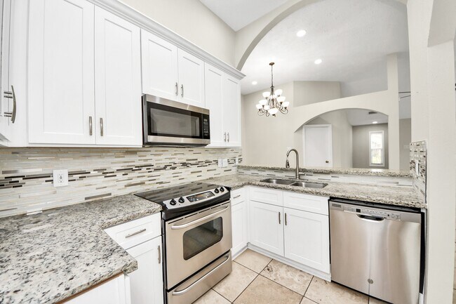 Building Photo - 5039 E Pagewick Dr