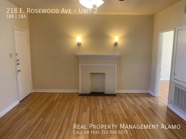 Building Photo - 218 E Rosewood Ave