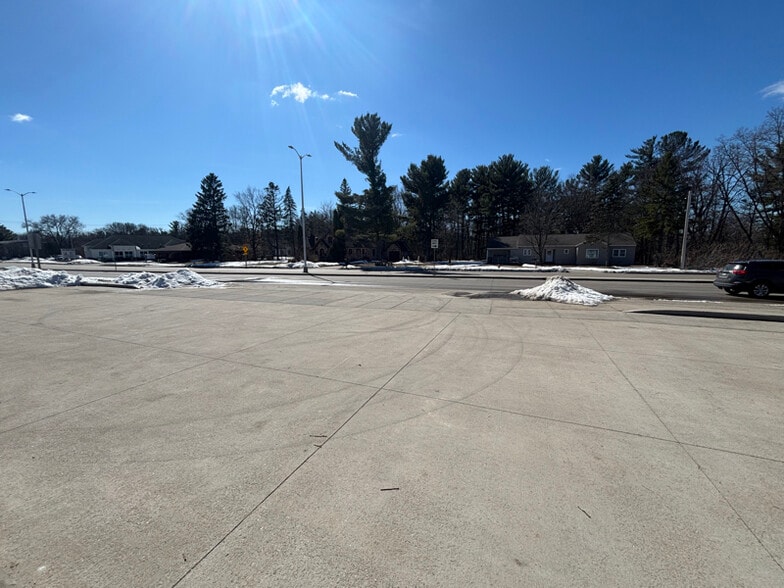 Building Photo - 2316 Post Rd