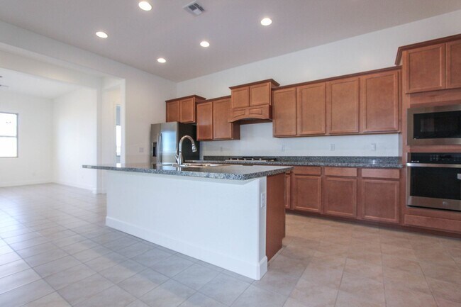 Building Photo - 3 bed 2 bath in Pronghorn Ranch