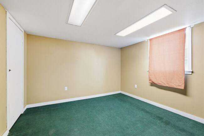 Building Photo - 1002 Sutton Hill Rd