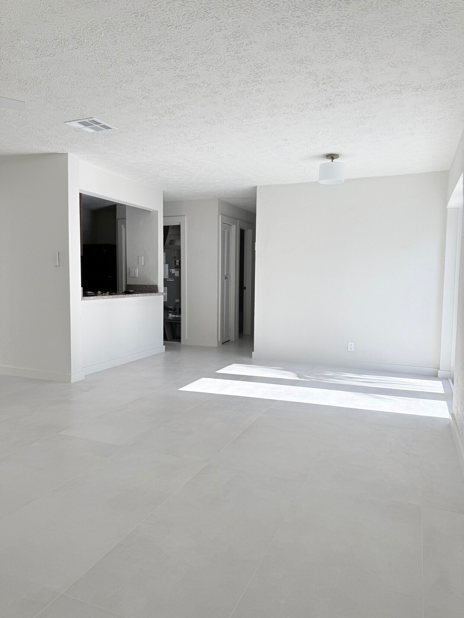 Building Photo - 2645 Riverland Dr
