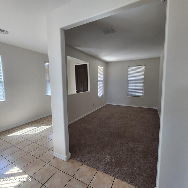 Building Photo - 10872 S 175th Dr