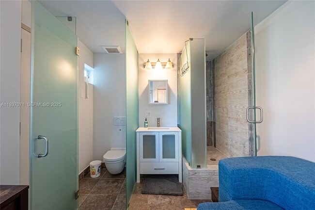 Building Photo - 770 NE 69th St