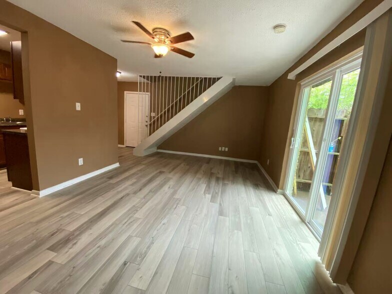 Building Photo - 5002 Blue Spruce Cir