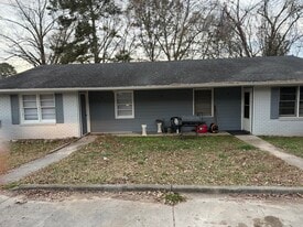 Building Photo - 125 Trio Ln