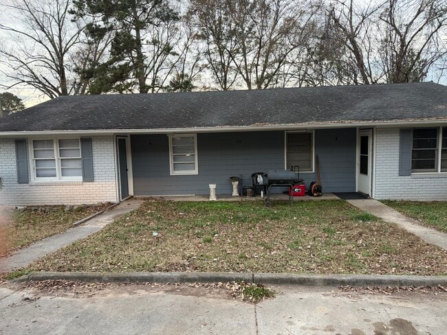 Building Photo - 125 Trio Ln