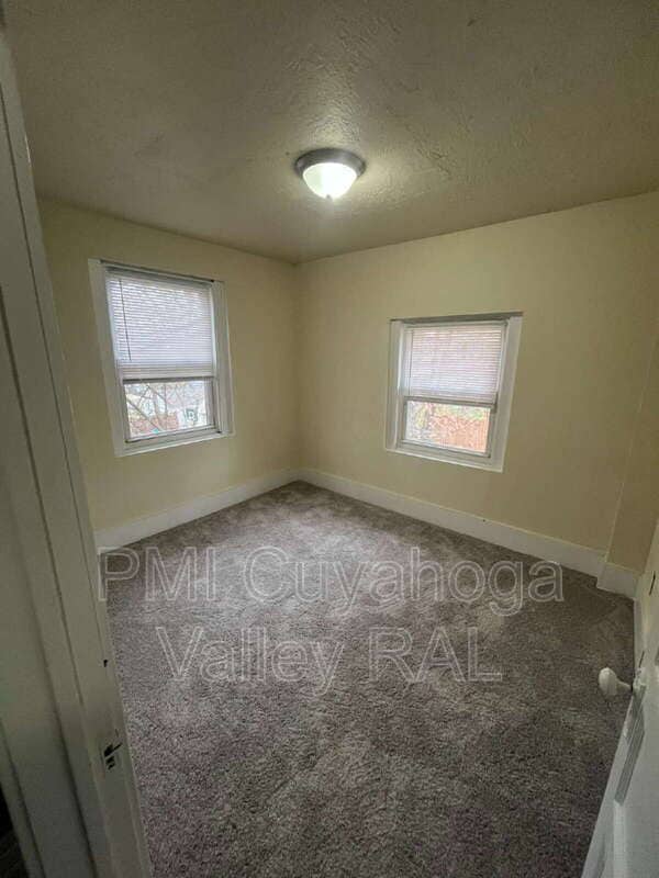 Building Photo - 555 Brittain Rd