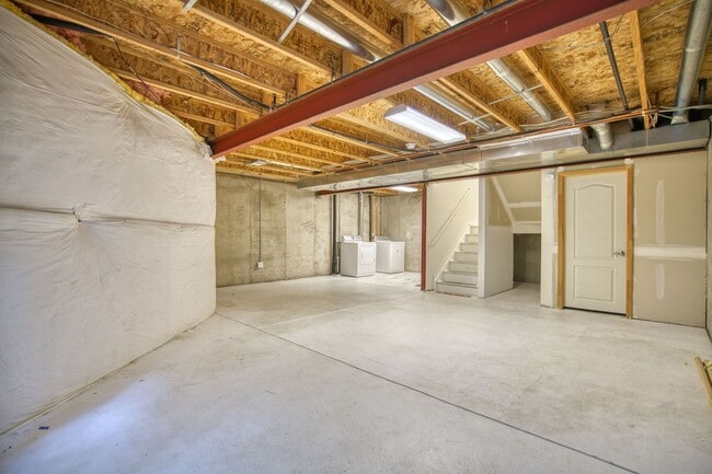 Building Photo - Beautiful Quail Crossing Townhome – Walk t...