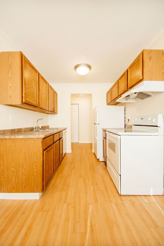 Interior Photo - Excelsior Manor Apartments