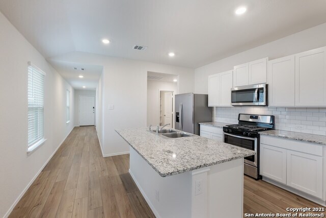 Building Photo - 3928 Claystone Canyon