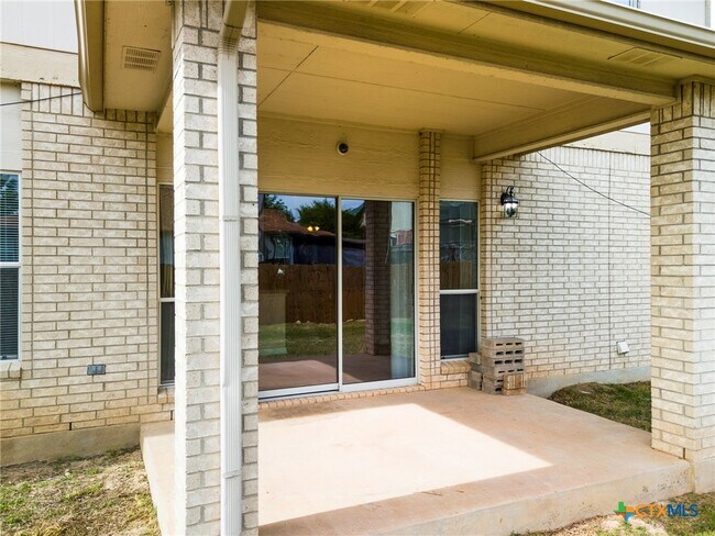 Building Photo - 118 Lone Shadow Dr